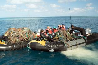 Transporting marine debris out of Papahānaumokuākea Marine National Monument